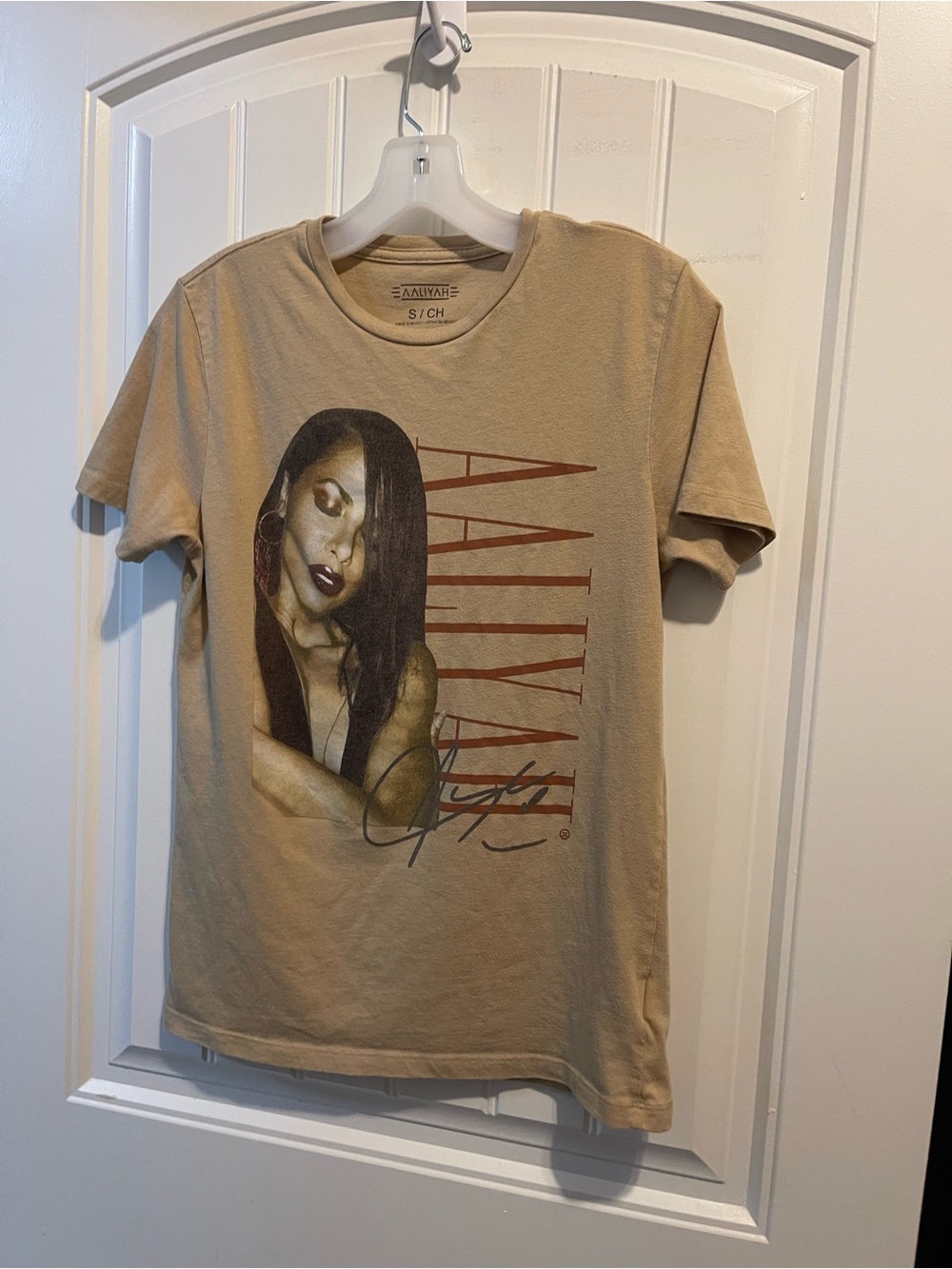 AAlliyah Tee - Tan Women's Short Sleeve Top y2k r&b music small